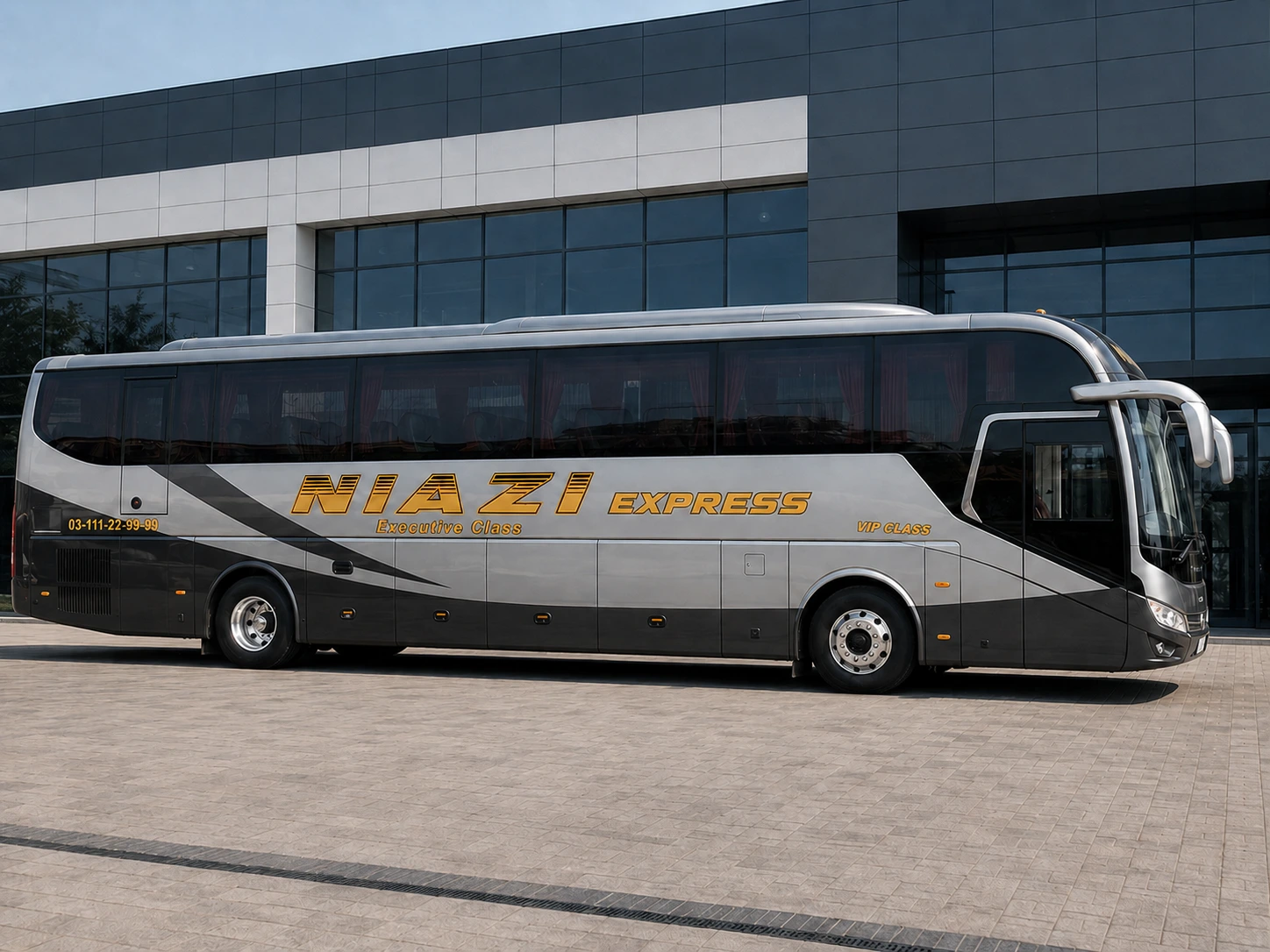 Full-size bus - photo 2 of 6