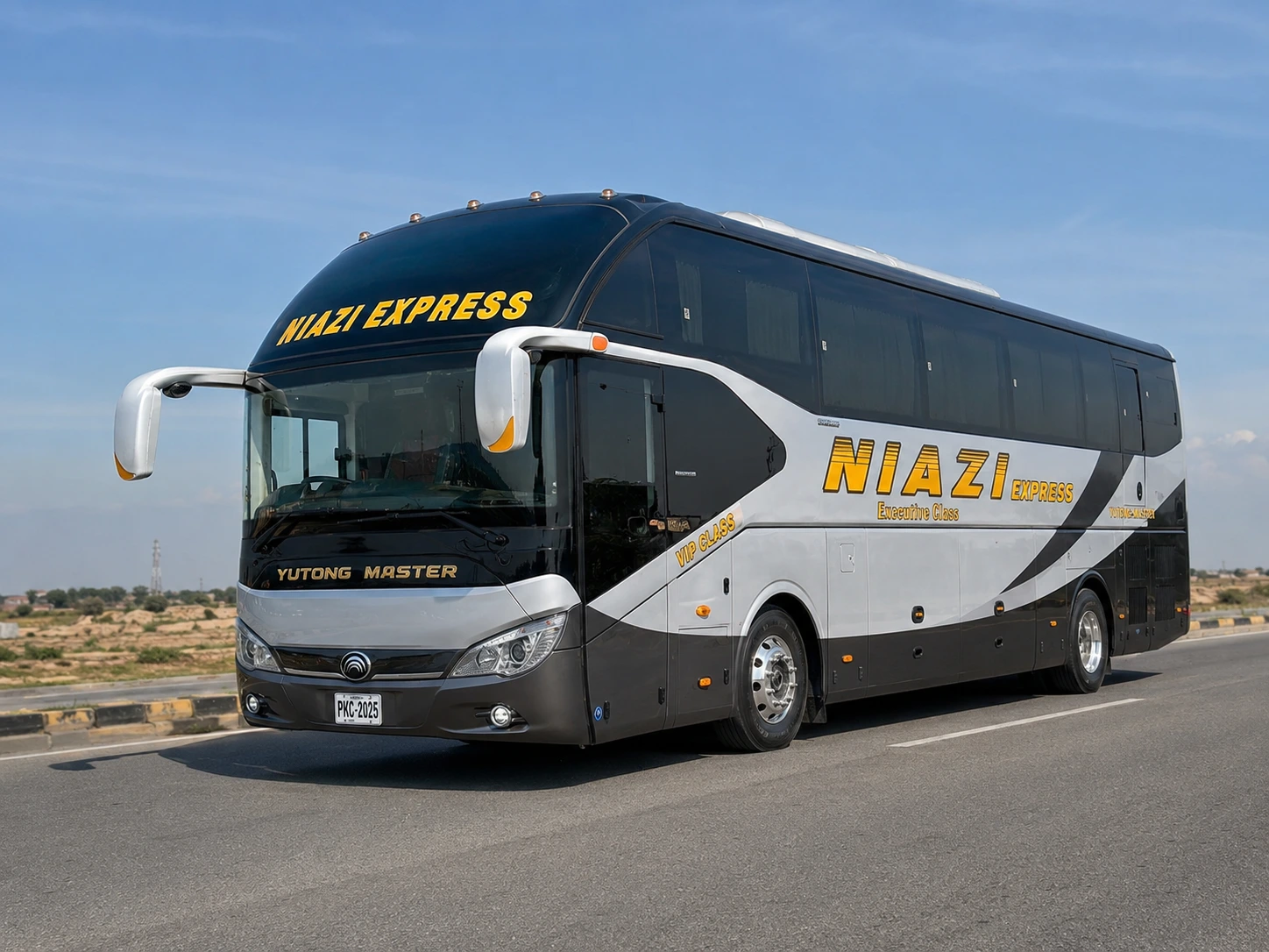 Full-size bus - photo 3 of 6