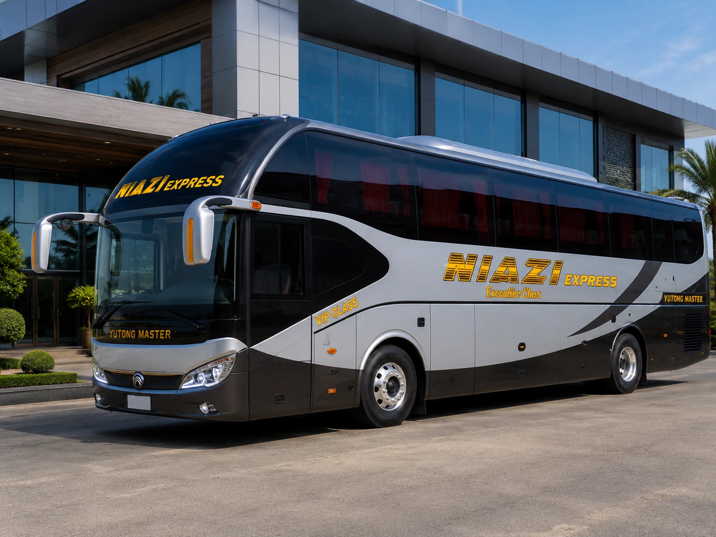 Full-size bus - photo 5 of 6